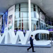 Главные смартфоны MWC 2025: что показали Samsung, Xiaomi, Realme и другие бренды в первый день (hero image 1)