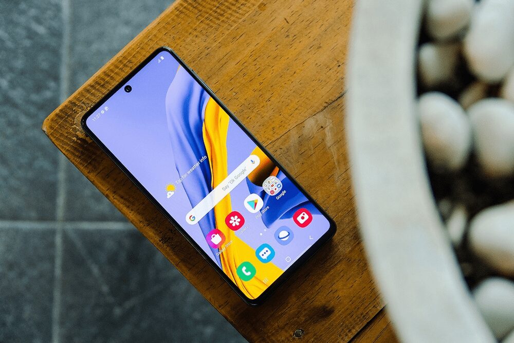 Представлен Realme 14 5G с процессором Snapdragon 6 четвертого поколения, огромной батареей емкостью 6000 мАч и защитой IP69 3 image 53