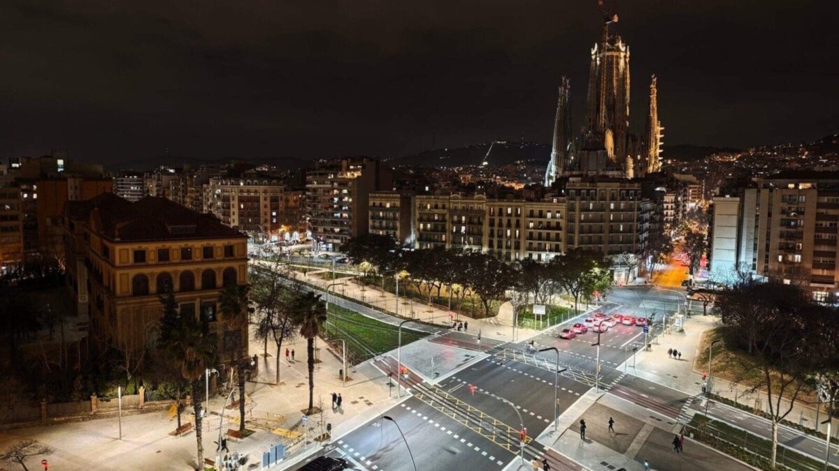 Xiaomi 15 Ultra и Apple iPhone 16 Pro Max: Подробное сравнение камер 30 Xiaomi 15 Ultra