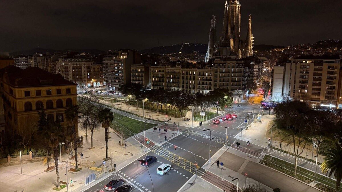 Xiaomi 15 Ultra и Apple iPhone 16 Pro Max: Подробное сравнение камер 31 iPhone 16 Pro Max