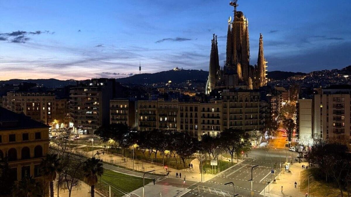 Xiaomi 15 Ultra и Apple iPhone 16 Pro Max: Подробное сравнение камер 33 iPhone 16 Pro Max