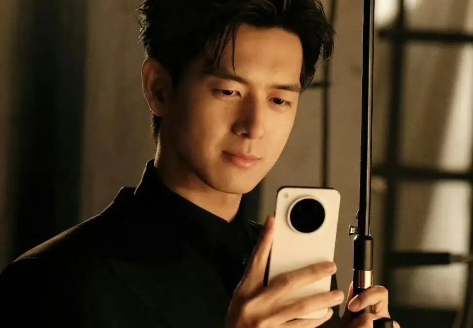 Oppo Find X8s засветился в руках известного актёра: раскрыты новые детали 3 Oppo Find X8s