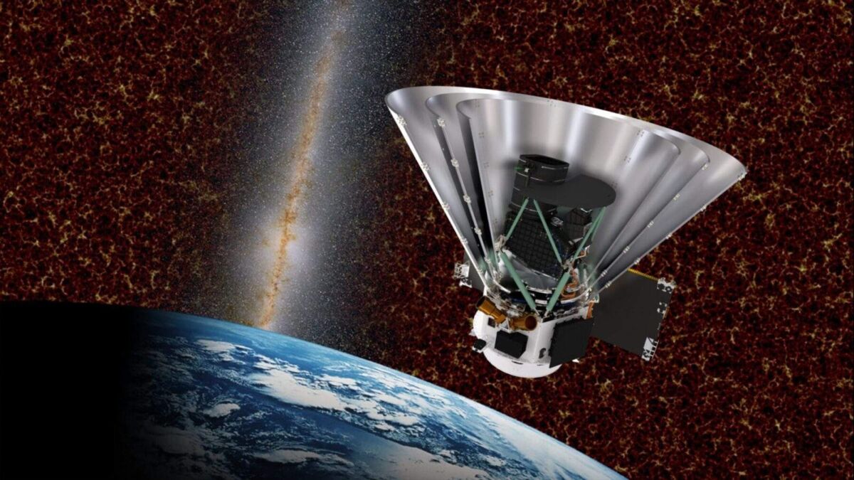 Спутник NASA SPHEREx в космосе с Землей на фоне звездного неба