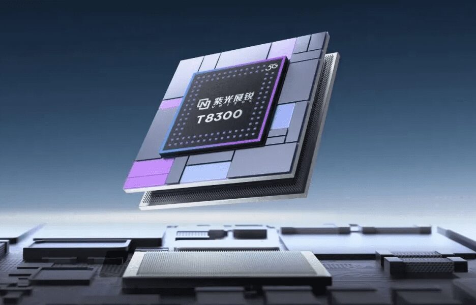 Unisoc T8300 аппаратный чип с логотипом на поверхности, демонстрация дизайна для 5G устройств и ИИ