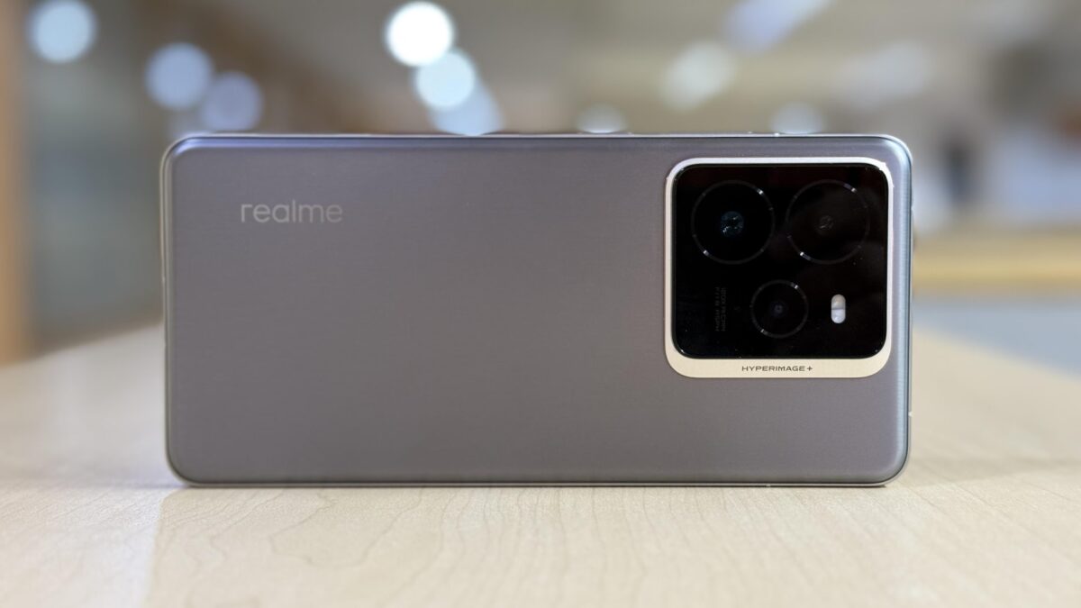 Realme GT 7: раскрыт финальный дизайн и расцветки смартфона 1 1730105304 3341.jpeg