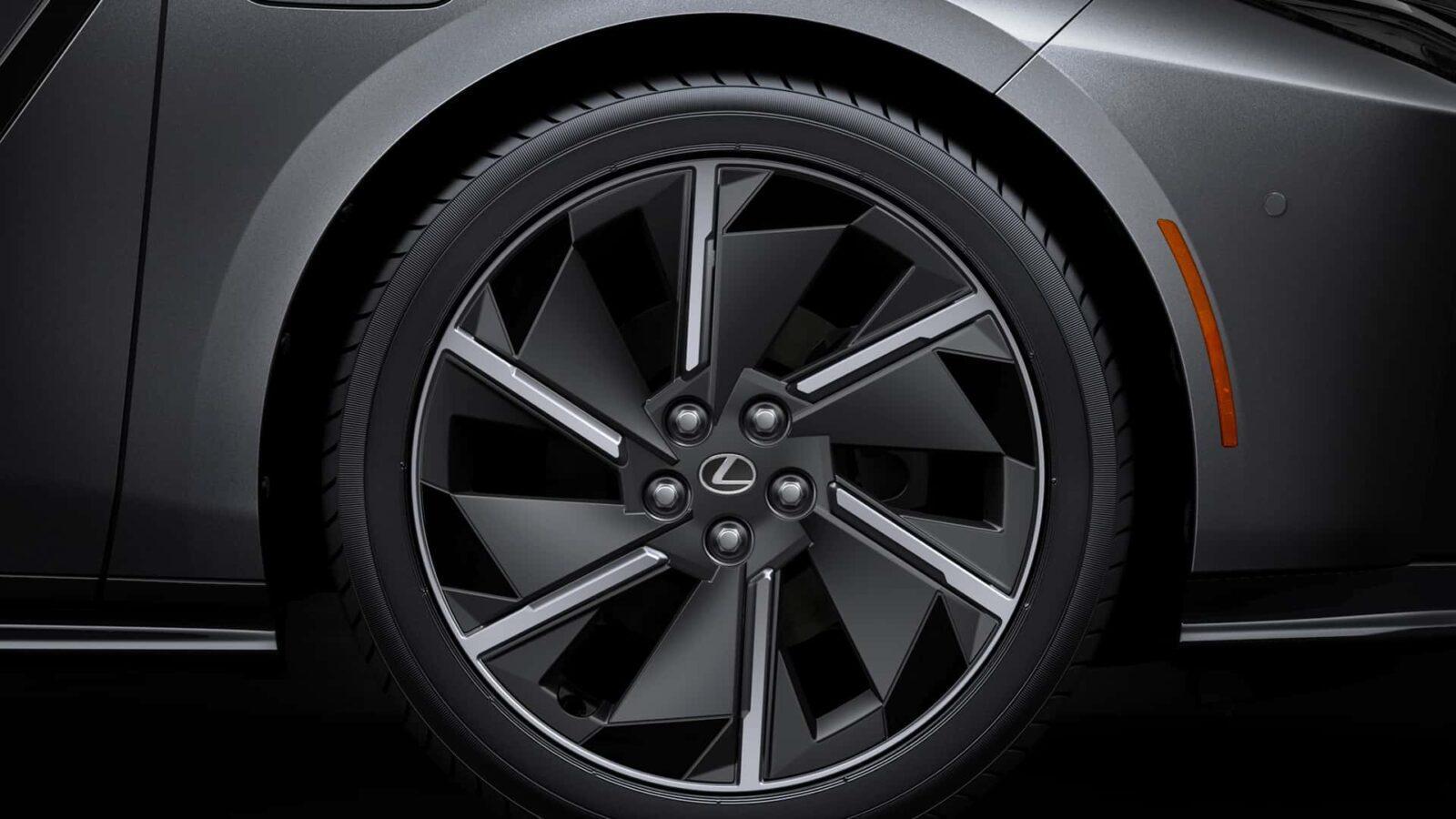 Lexus показал электрический седан ES с футуристичным дизайном | Изображение 33 Lexus показал электрический седан ES с футуристичным дизайном (2026 lexus es 12)