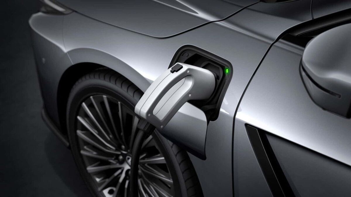 Электрический седан Lexus ES с футуристичным дизайном