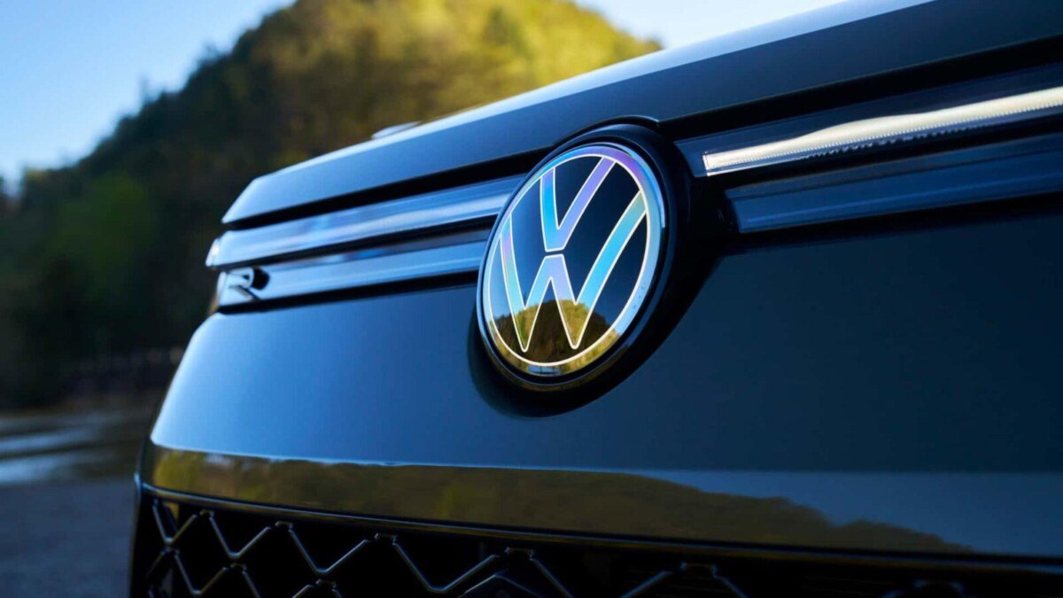 Новый Volkswagen Tiguan R-Line 2026 стал мощнее, чем Golf GTI 10 2026 volkswagen tiguan sel r line exterior 11