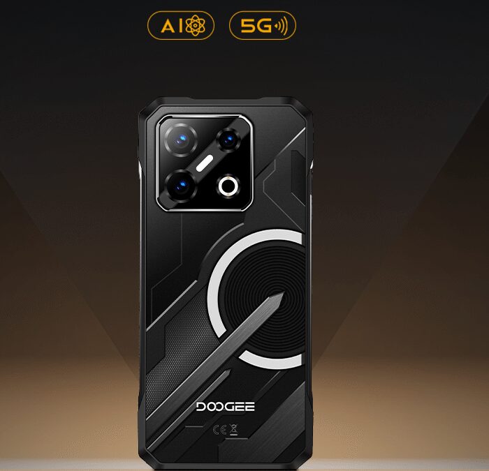 Задняя панель смартфона Doogee с камерами и проектором