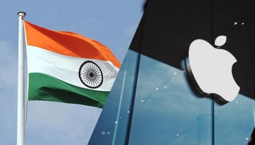 Флаг Индии и логотип Apple на стеклянной стене