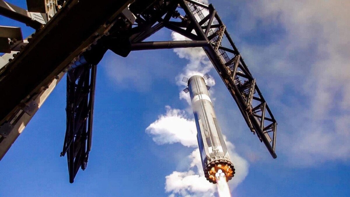 SpaceX готовится к повторному запуску ускорителя Super Heavy 4