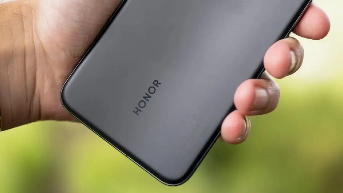 honor power series the 8000 mah battery king is coming