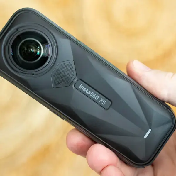 Insta360 X5