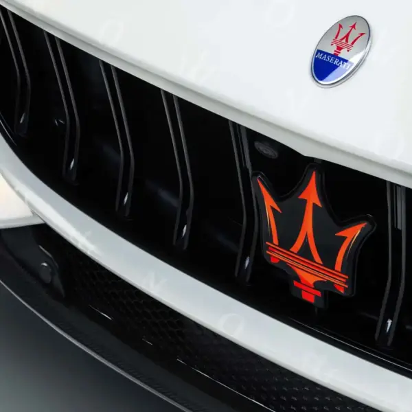 Alfa Romeo и Maserati под угрозой продажи: виноваты пошлины Трампа (maserati quattroporte front)