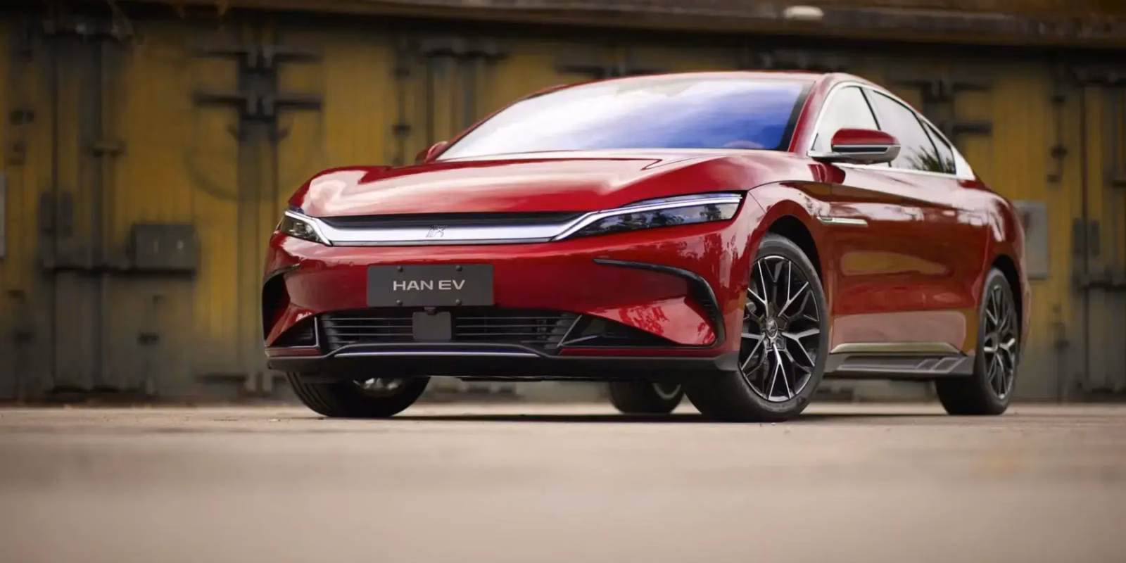 BYD представила зарядку будущего: полная батарея за 5 минут и сеть из 4000 станций 2 mjewotmzmtq2mtu2mjc5nzg1