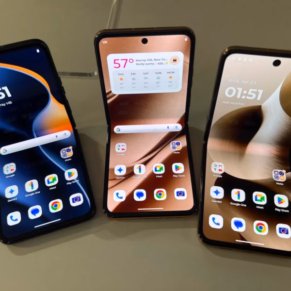 motorola razr 2025 lineup half folded.jpg
