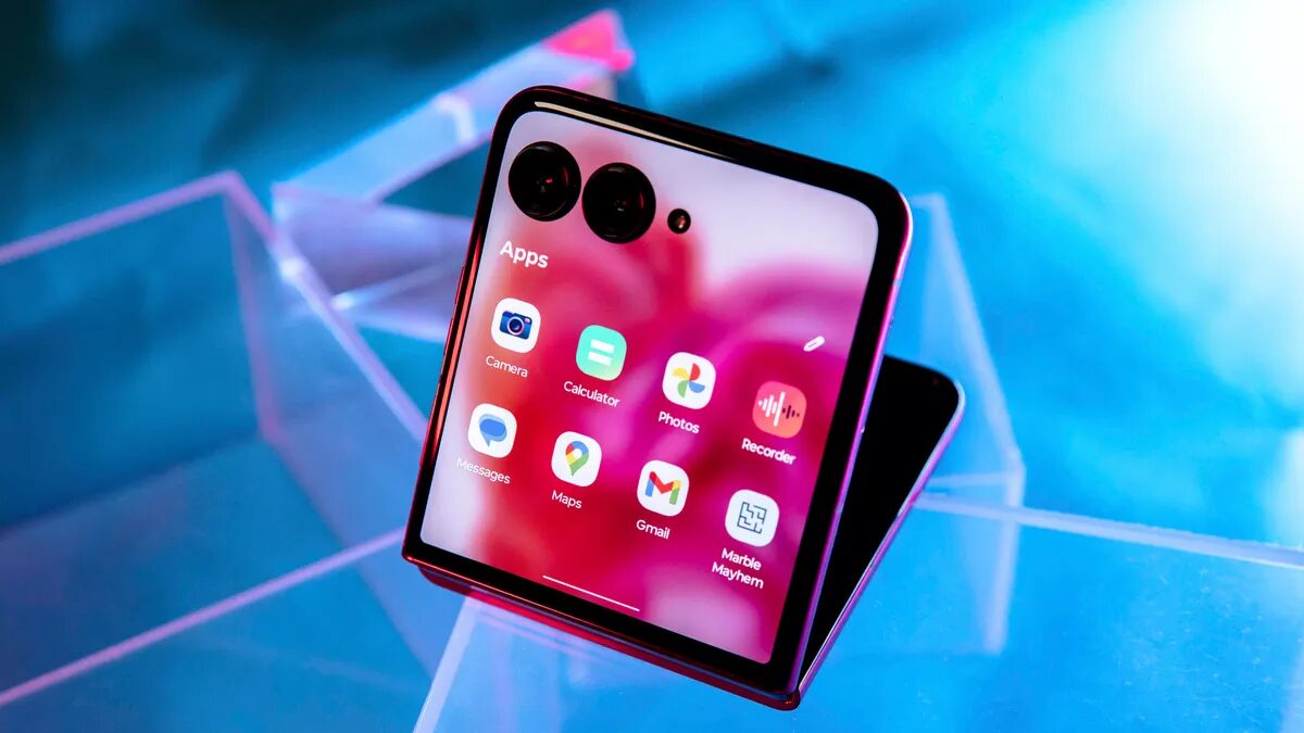 Три новых складных смартфона Motorola Razr представят 24 апреля 5 motorola razr plus 9241.jpg