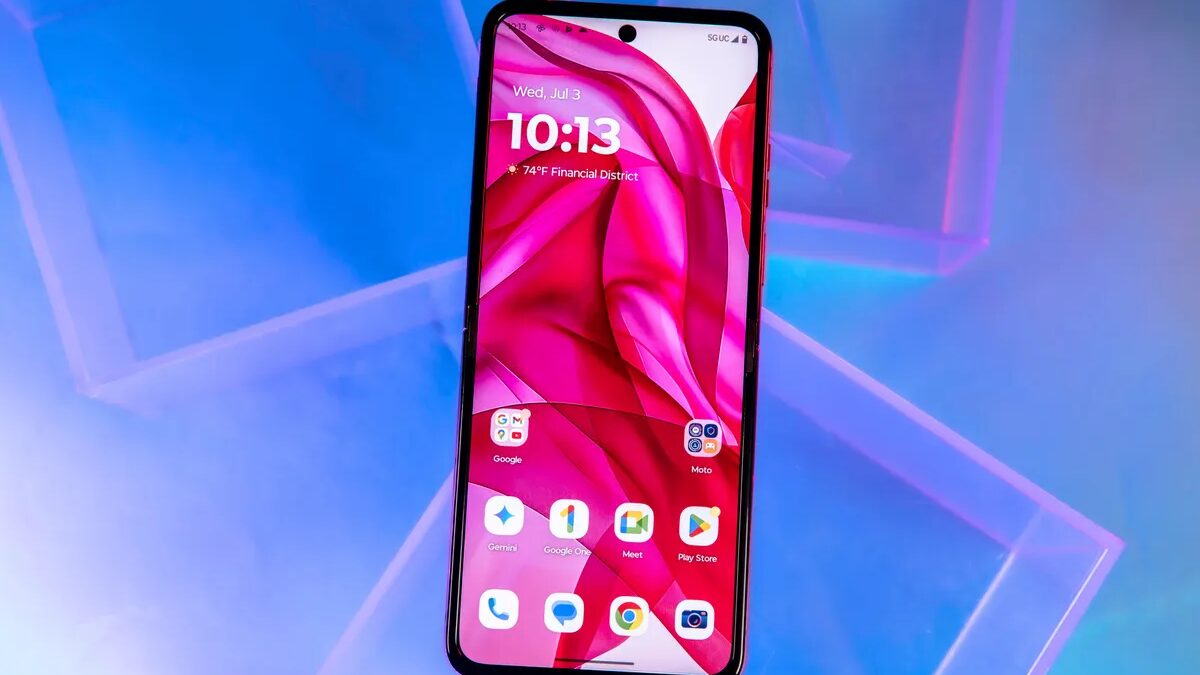 Три новых складных смартфона Motorola Razr представят 24 апреля 4 motorola razr plus 9344.jpg