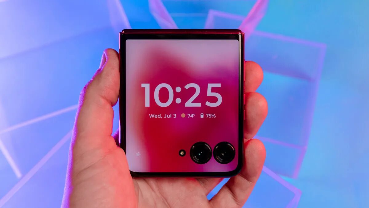 Три новых складных смартфона Motorola Razr представят 24 апреля 3 motorola razr plus 9434.jpg
