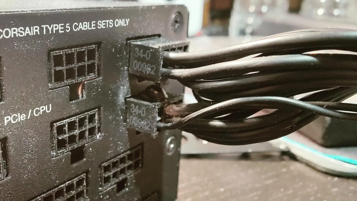 GeForce RTX 5090 снова расплавила кабель — вместе с блоком питания 5 msi 5090 gaming trio melted cable repost with pics v0 57e1jlsyprse1.jpg