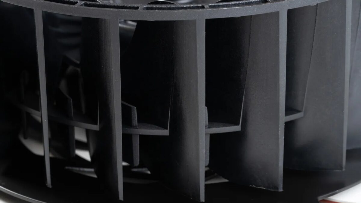 Sony обновила охлаждение PS5 Pro: жидкий металл под контролем 5 ps5 pro fan.jpg