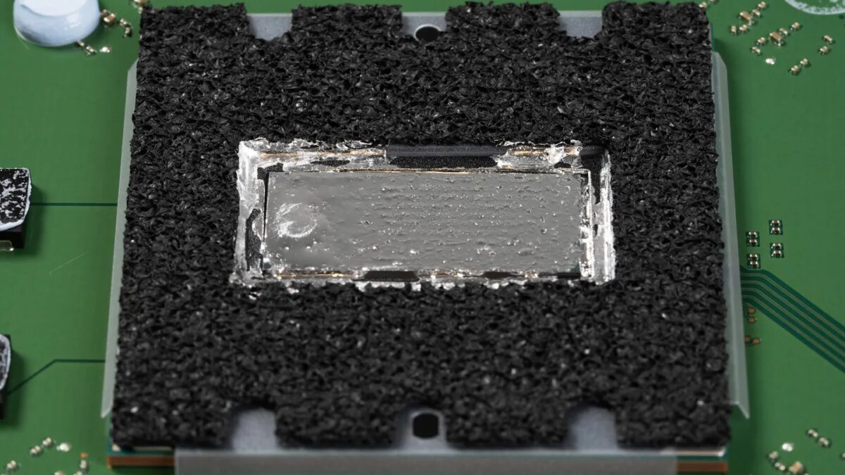 Sony обновила охлаждение PS5 Pro: жидкий металл под контролем 4 ps5 pro liquid metal.jpg