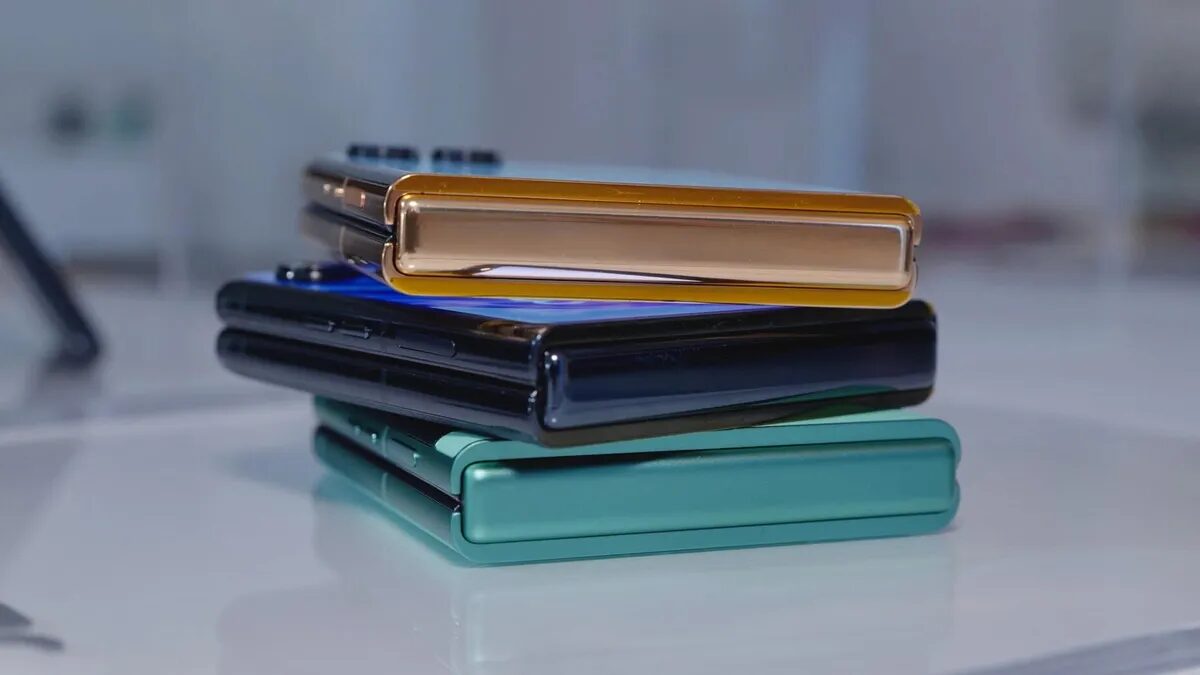 Три новых Razr: Motorola обновила складные смартфоны 2025 года 9 razr sb v2 00 00 21 17 still002.jpg