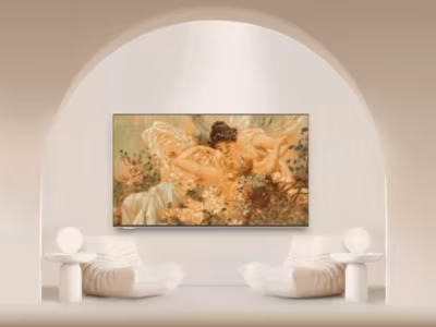 Премиальный телевизор Skyworth в белом интерьере