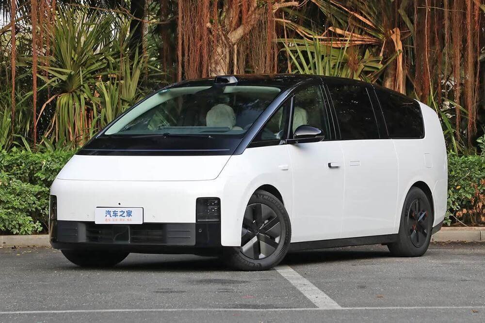 В России начались продажи минивэнов Li Auto Mega 2025 года 5 1400x1050 autohomecar chxohwxhia2avc8iaec lm j2qy483 c8d