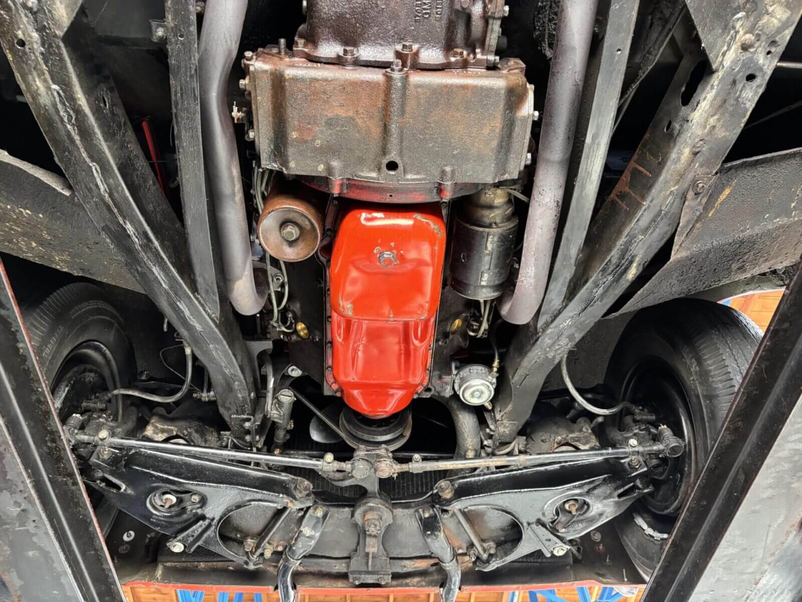 На аукцион выставлен Corvette C1, с которого началась эра V8 7 1955 chevrolet corvette img 2007 24619 scaled 896069