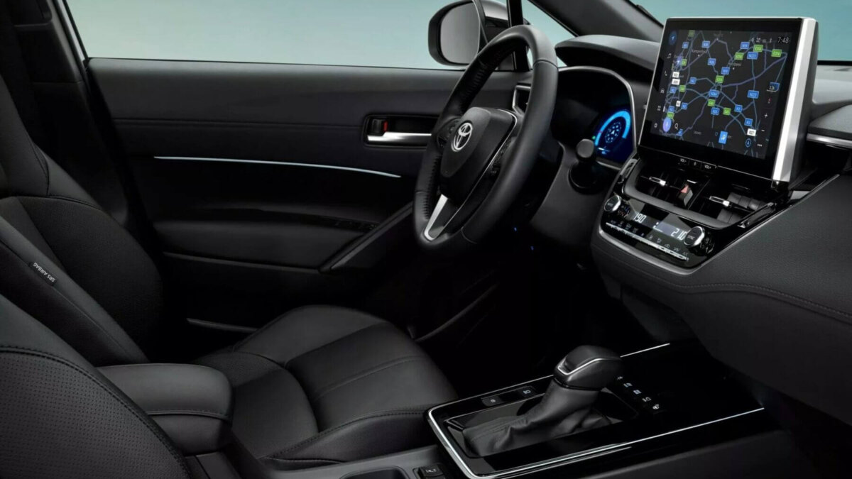 Представлен рестайлинговый Toyota Corolla Cross 2026 6 2025 toyota corolla cross 25 204 large