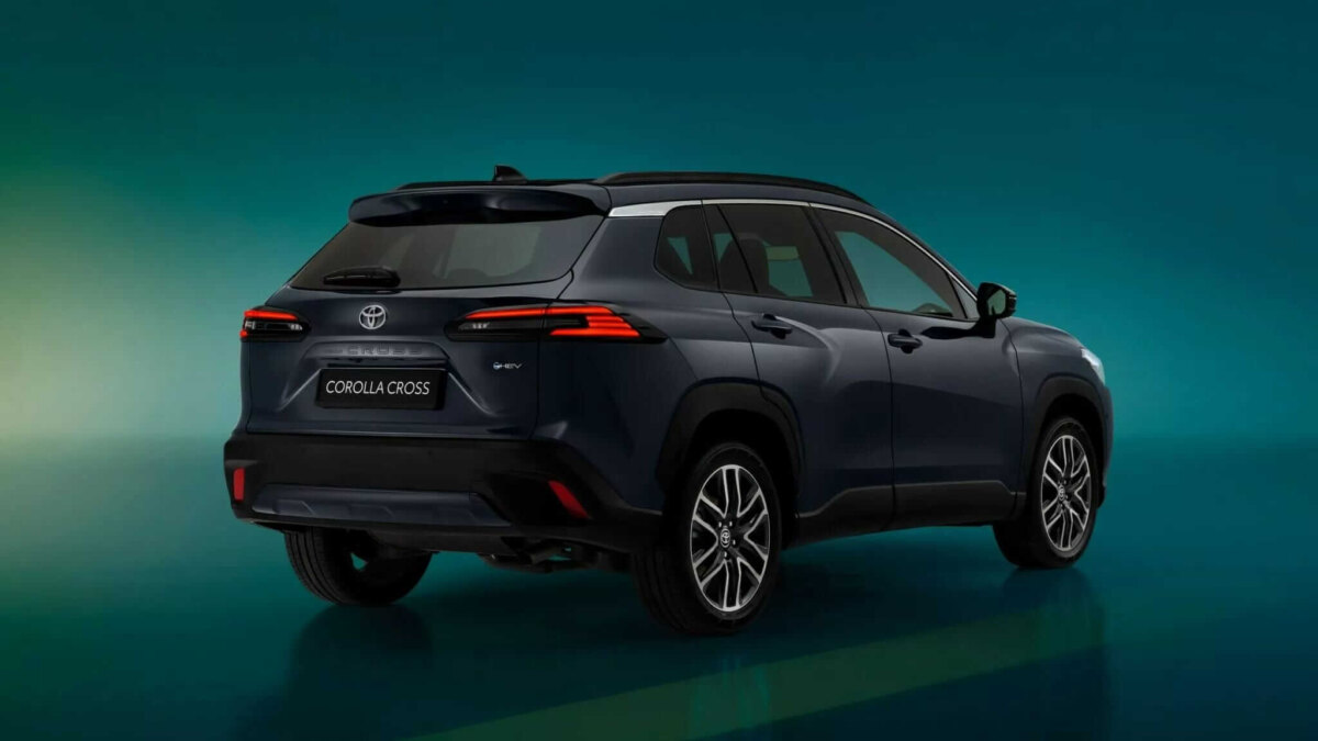 Представлен рестайлинговый Toyota Corolla Cross 2026 5 2025 toyota corolla cross 32 204 large