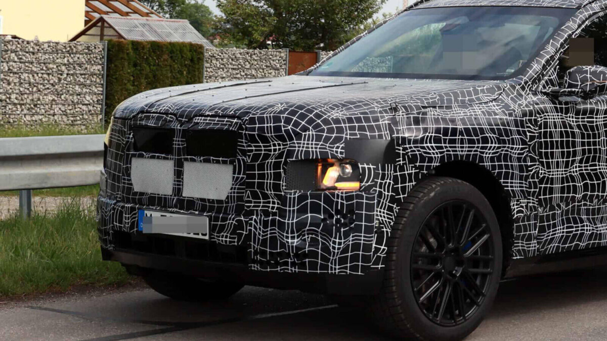 Новый BMW iX7 M70: более 800 л.с. и быстрая зарядка 4 2027 bmw x7 g67 01