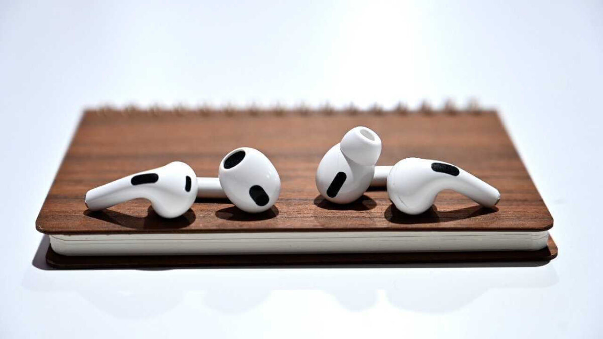AirPods с инфракрасными камерами выйдут в 2026 году 1 63668 132422 61491 127015 0 90671 airpods 3 and pro xl xl xl