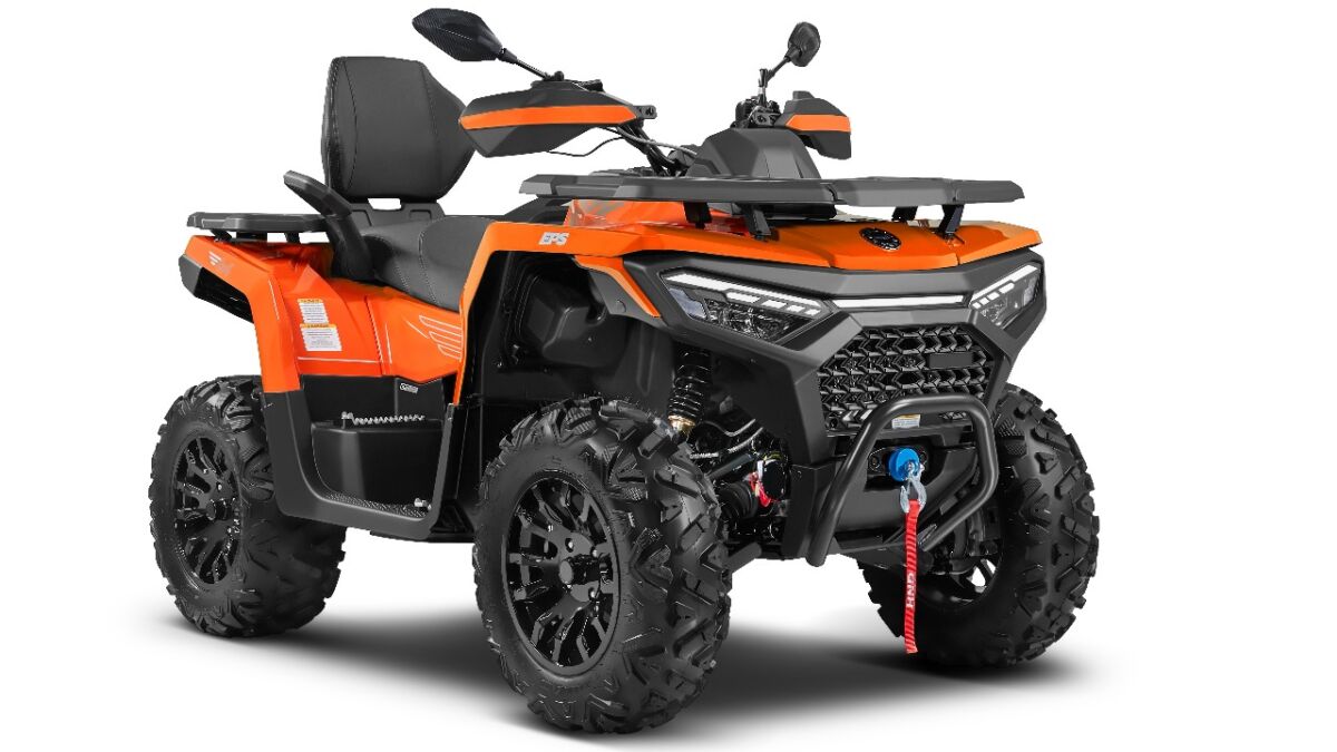 Квадроцикл HND серии QRX с черным и оранжевым цветом передний вид