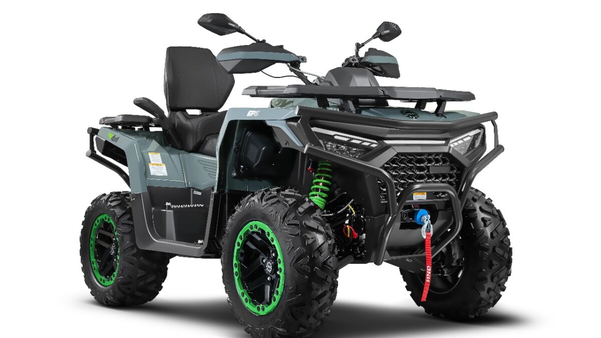 Квадроцикл HND серии QRX с большими рифлеными колесами рама и передний бампер видно из переднего и левого бока