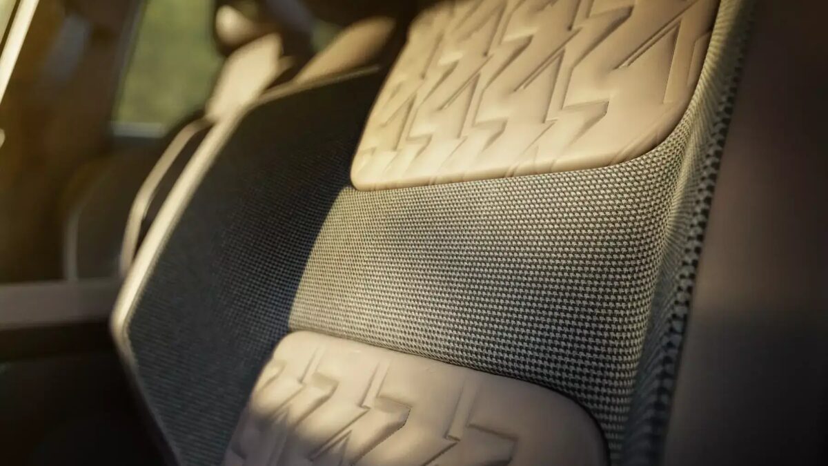 Renault представила концепт R4 Savane 4×4 с полным приводом 15 8c7fe59621af4aa5eb5458c0653b08b8081189b7