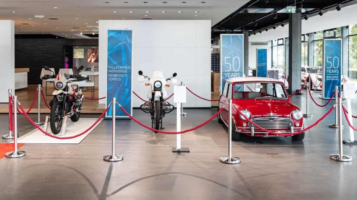 BMW Art Cars от Уорхола и Лихтенштейна показали в Швейцарии 9 bmw switzerland 50 years art cars 00