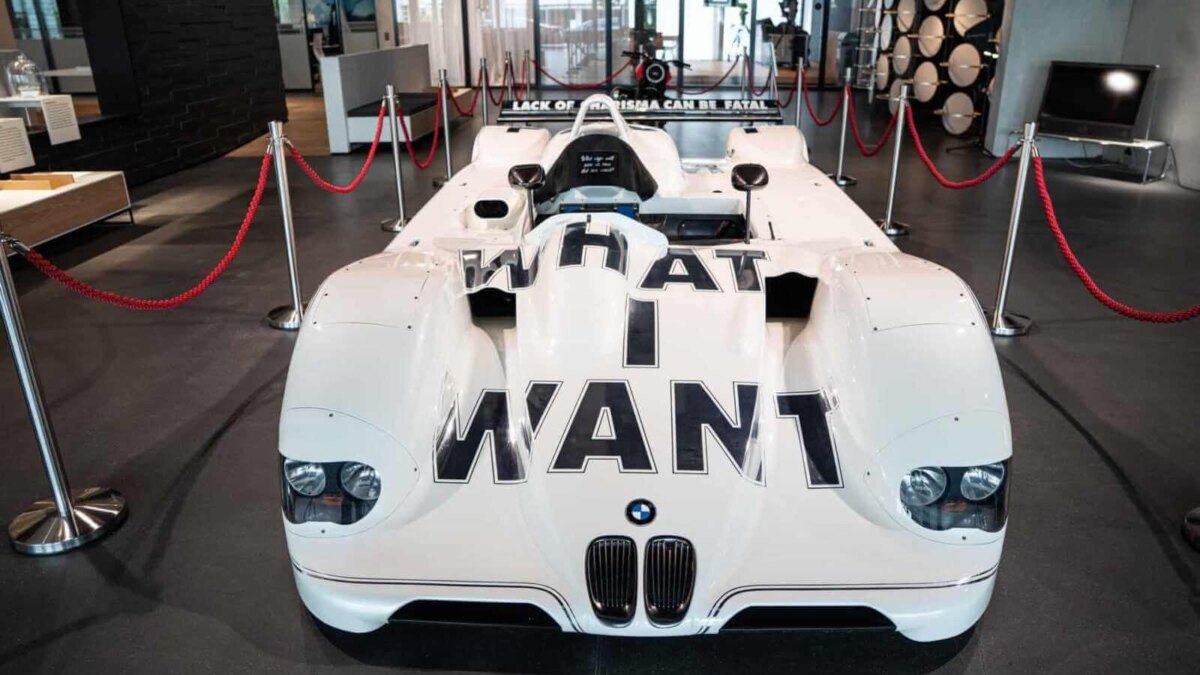 BMW Art Cars от Уорхола и Лихтенштейна показали в Швейцарии 8 bmw switzerland 50 years art cars 04