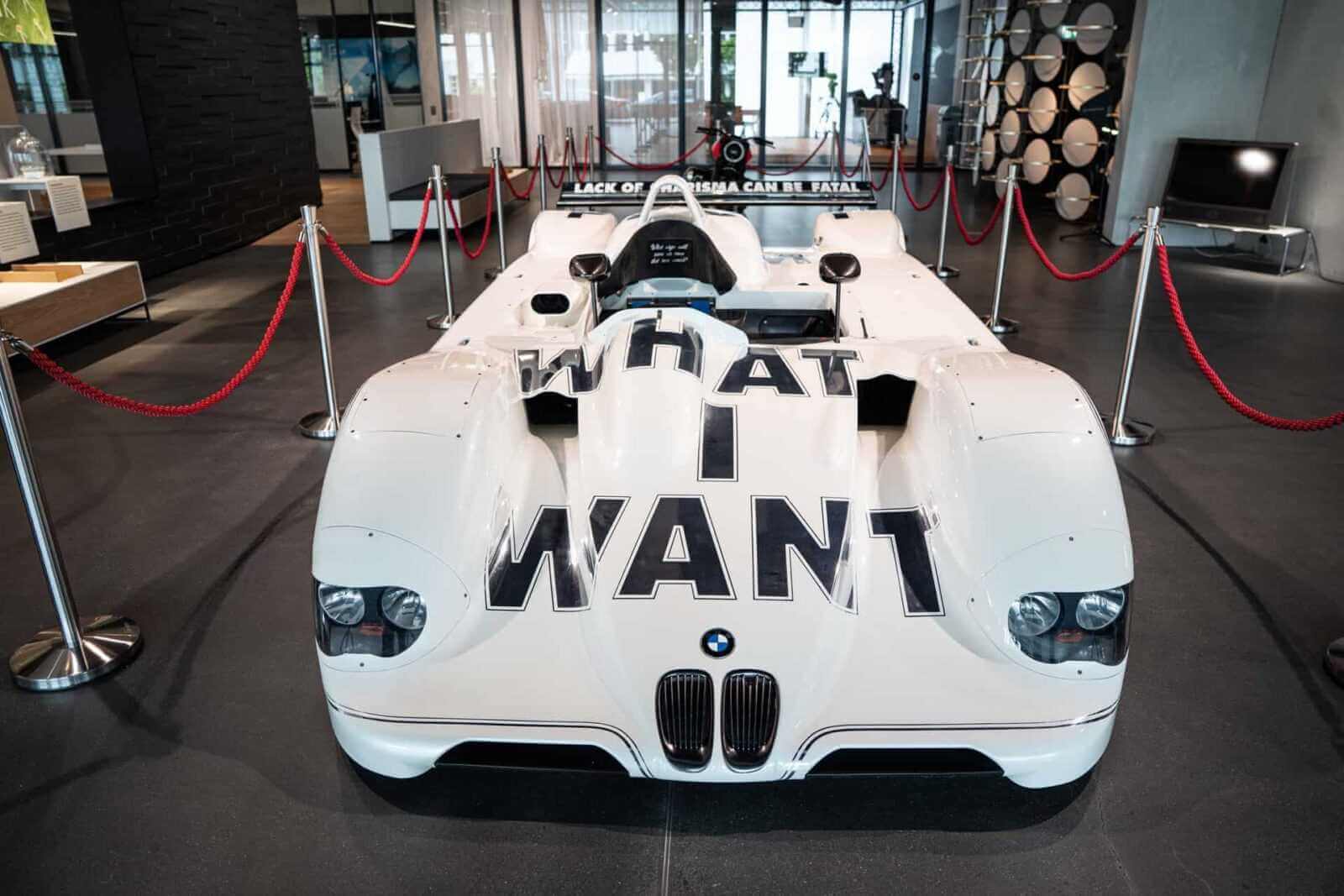 BMW Art Cars от Уорхола и Лихтенштейна показали в Швейцарии 8 bmw switzerland 50 years art cars 04