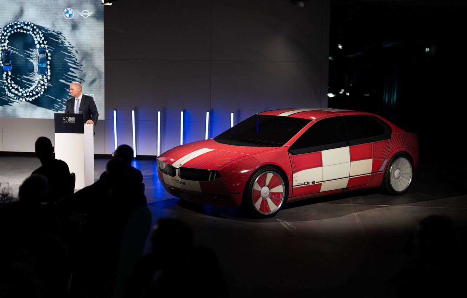 BMW Art Cars от Уорхола и Лихтенштейна показали в Швейцарии 6 bmw switzerland vision dee 00 2