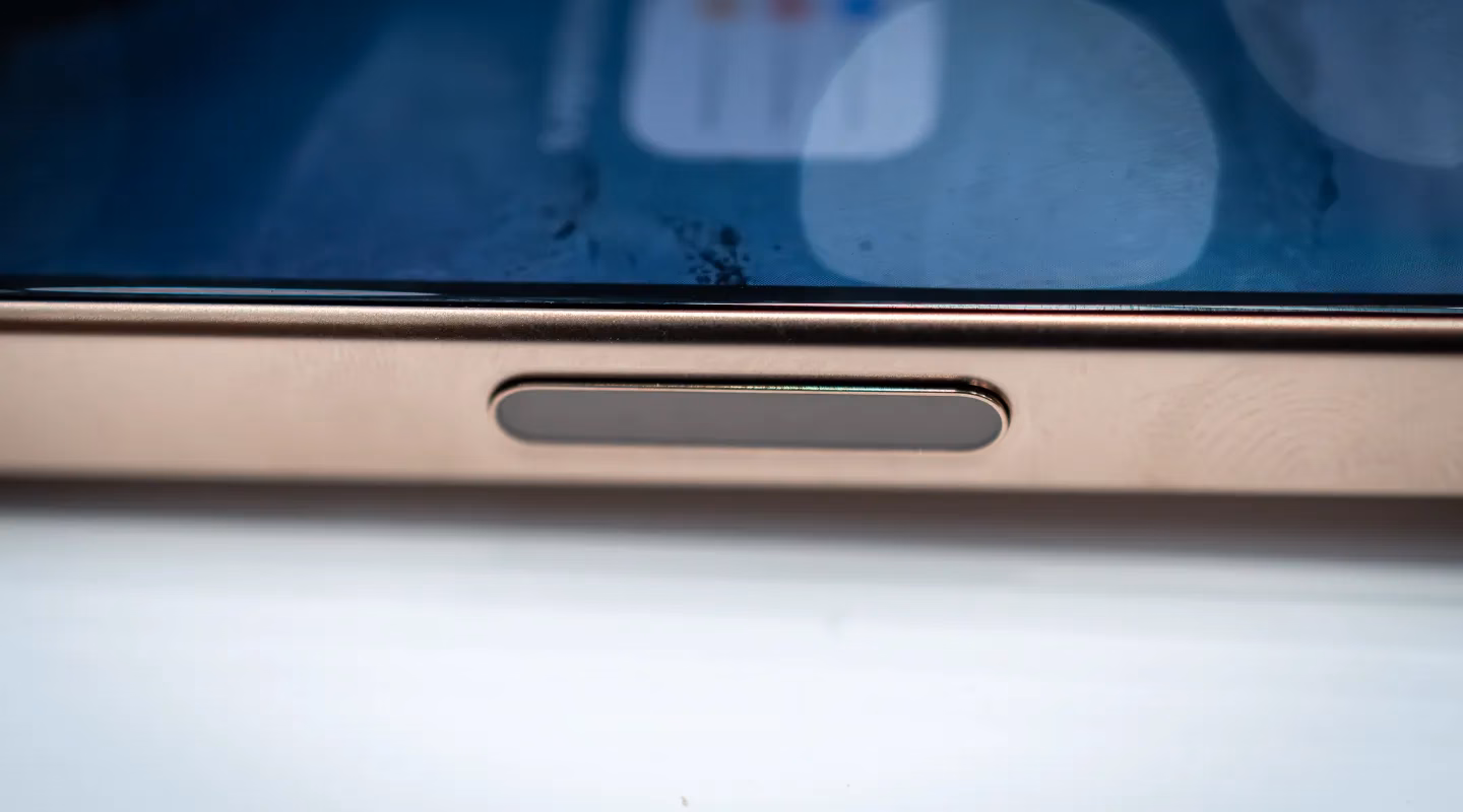 Apple может выпустить «полностью стеклянный» iPhone в 2027 году 1 dsc 3108 enhanced nr.jpg