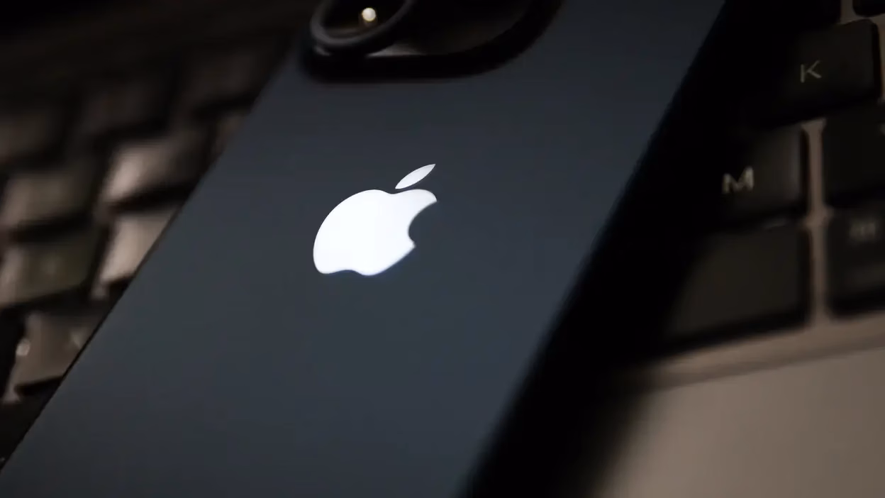 Apple уведомила пользователей в 100 странах о попытках шпионской атаки 1 hero image 11
