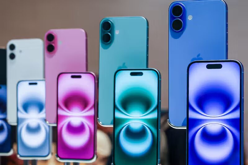 Apple готовит «идеальный iPhone»: что изменится в 2027 году 5 https hypebeast.com image 2025 05 12 apple glass iphone 2027 rumor information 0 2.jpg