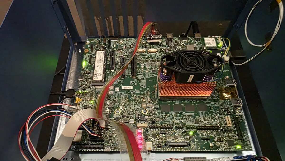 Computex 2025: Intel показала процессоры Panther Lake — старт продаж в начале 2026 года 16 pqqfiqmjknwz9llmh4gl7l 1200 80.jpg