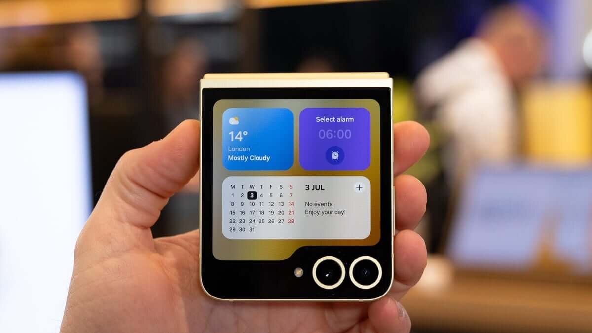 Утечка One UI 8 раскрыла главное обновление Samsung Galaxy Z Flip 7: экран от края до края 4 the samsung galaxy z flip 7s display rumors just got more real with this latest leak.webp