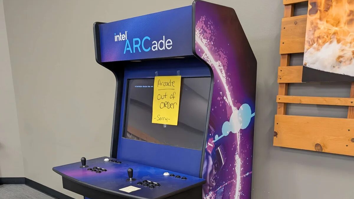 Intel показала аркадный автомат ARCade с GPU Arc A770, но он не работает 3 zkpvxorxxcvmckq9jlhhzk 1200 80.jpg