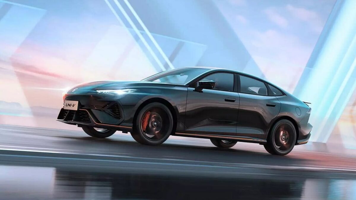 Changan рассекретил обновлённый лифтбек Uni-V с новым салоном 1 104eb586c9d7bb42d09d412cc1d8b27f2c8f7117