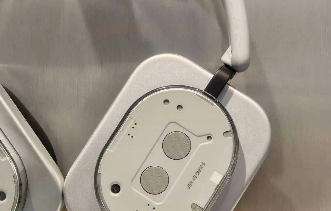 2nothing headphone 1 nothing fan blog 2