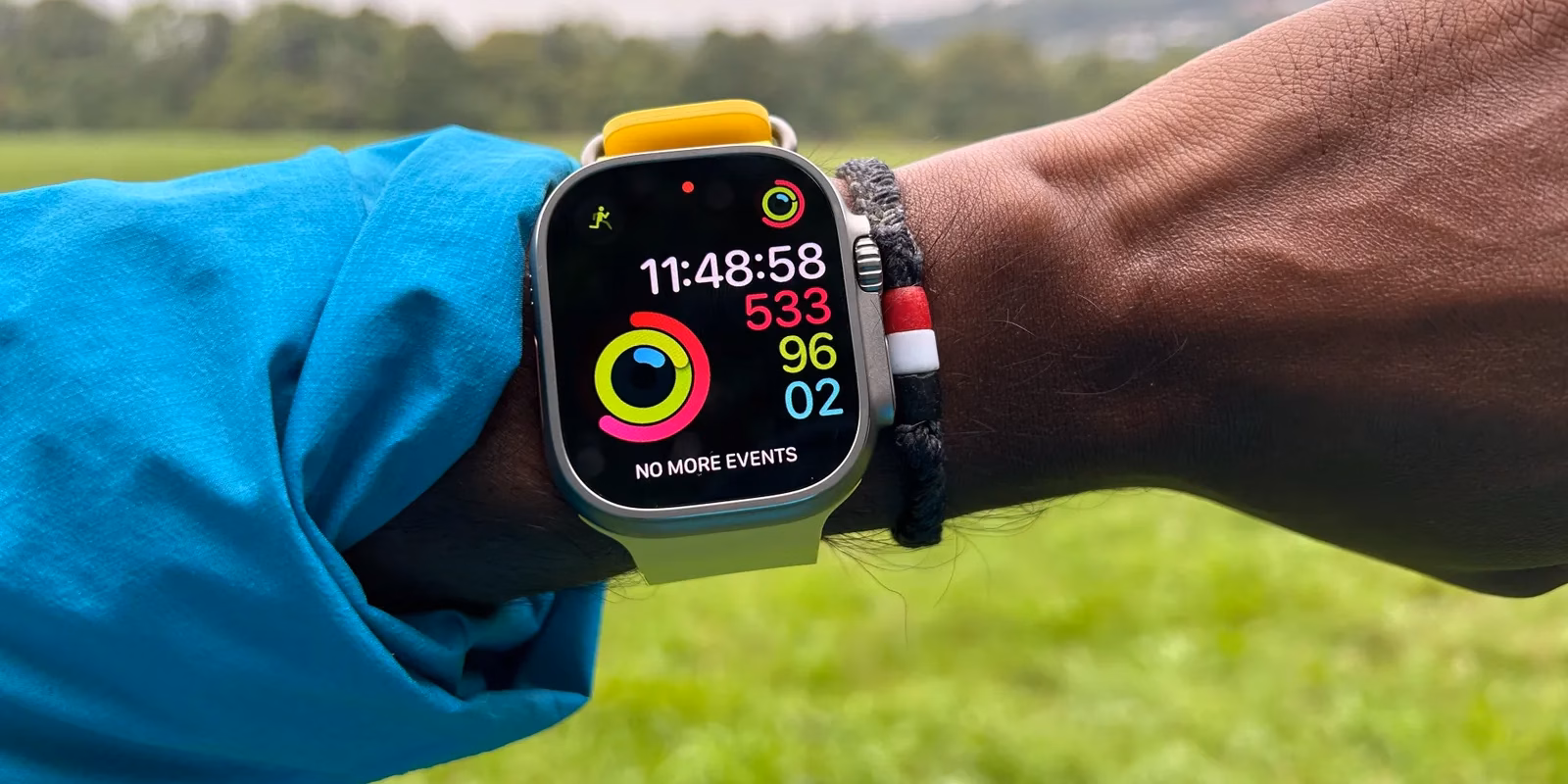 В watchOS 26 появится поддержка сторонних виджетов в Центре управления 1 apple watch ultra hike.jpg